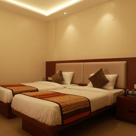Serenity By Monarch, Baner Pune Méribel Village Esterno foto