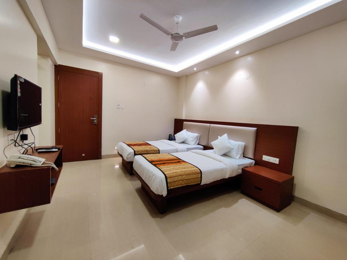Serenity By Monarch, Baner Pune Méribel Village Esterno foto