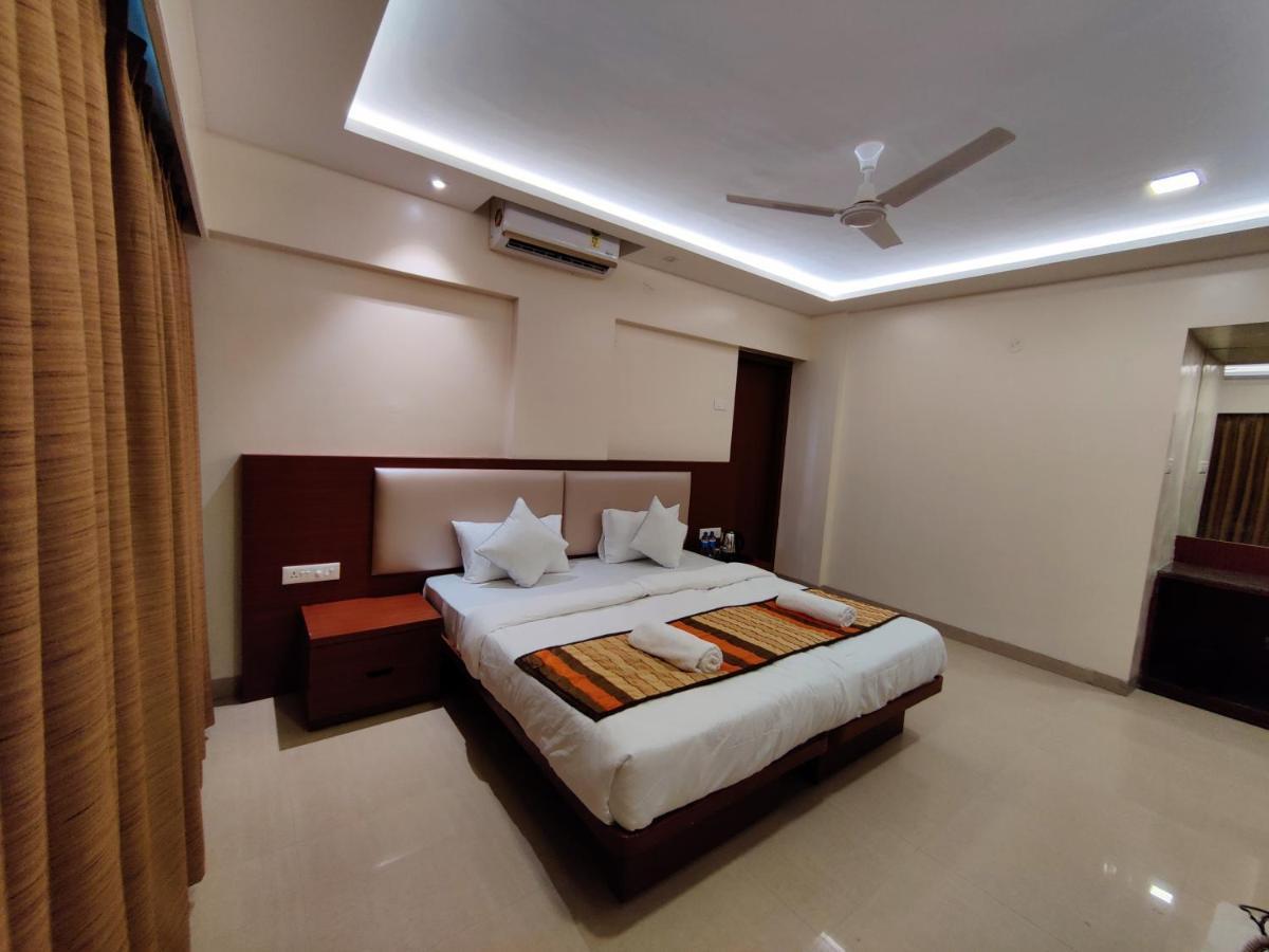 Serenity By Monarch, Baner Pune Méribel Village Esterno foto