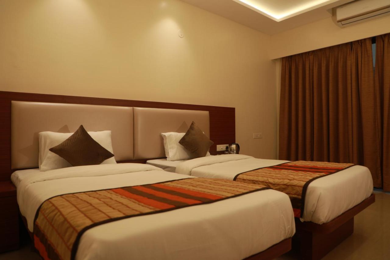 Serenity By Monarch, Baner Pune Méribel Village Esterno foto