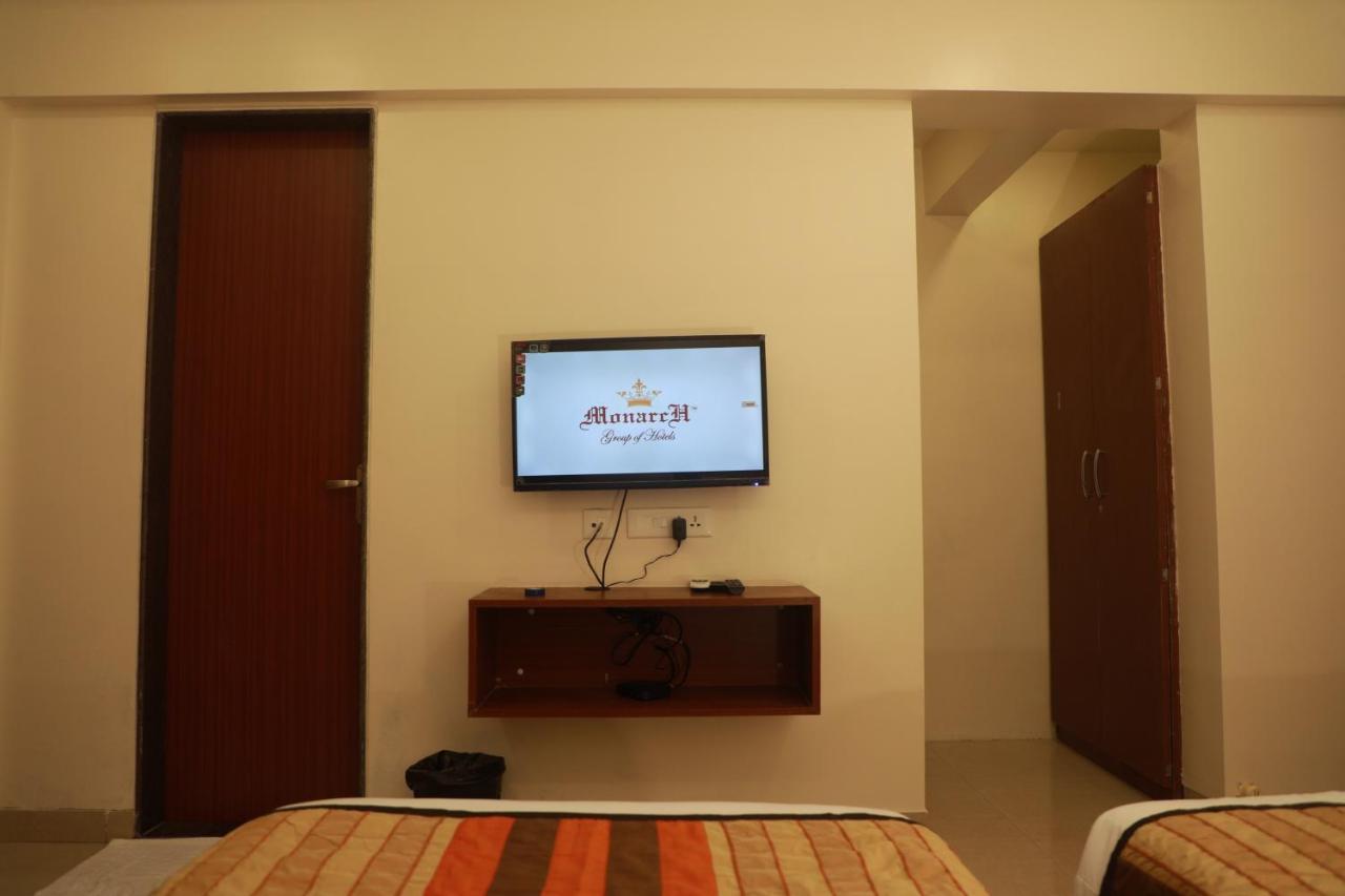 Serenity By Monarch, Baner Pune Méribel Village Esterno foto