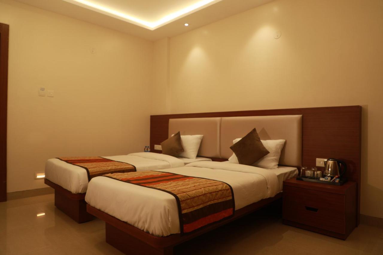 Serenity By Monarch, Baner Pune Méribel Village Esterno foto