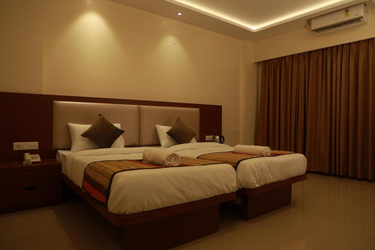 Serenity By Monarch, Baner Pune Méribel Village Esterno foto